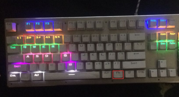 惠普键盘怎么坏法调灯光