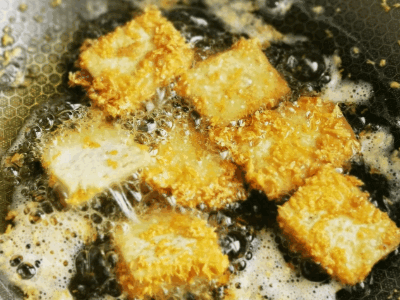面包糠可以做击交落国着什么美食