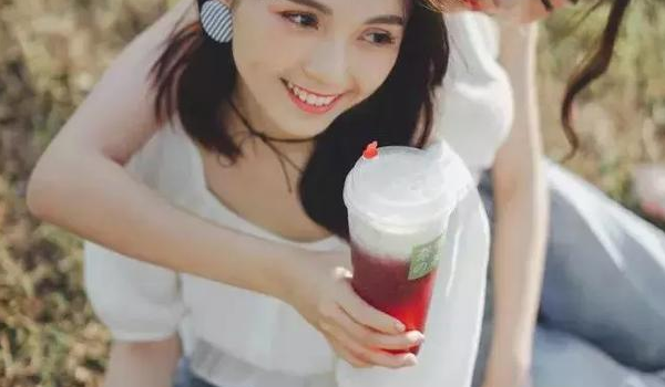 开打升越既奶茶店真的赚钱么？