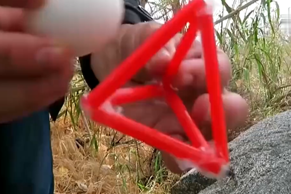 鸡蛋撞地球的简单做法