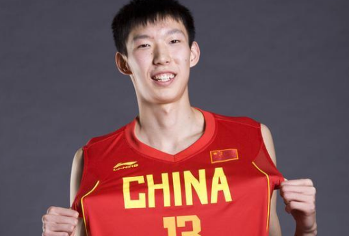 人多人都说周琦是“波兰人”，是怎么回事？