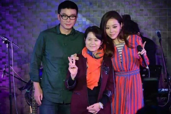 冯轲和张靓颖为什么离婚？