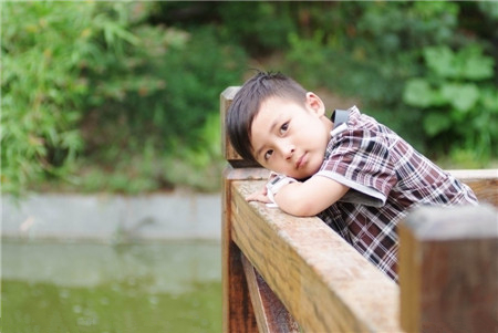 叛逆期男来自孩教育方法有哪些 6步教你教育叛逆期的男孩