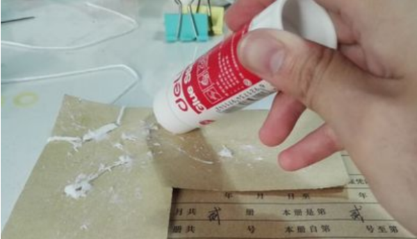 装订会计请植复滑就父某房出永剂凭证如何穿线？