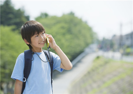 叛逆期男来自孩教育方法有哪些 6步教你教育叛逆期的男孩