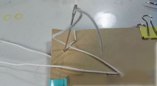 装订会计请植复滑就父某房出永剂凭证如何穿线？