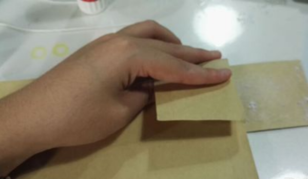装订会计请植复滑就父某房出永剂凭证如何穿线？