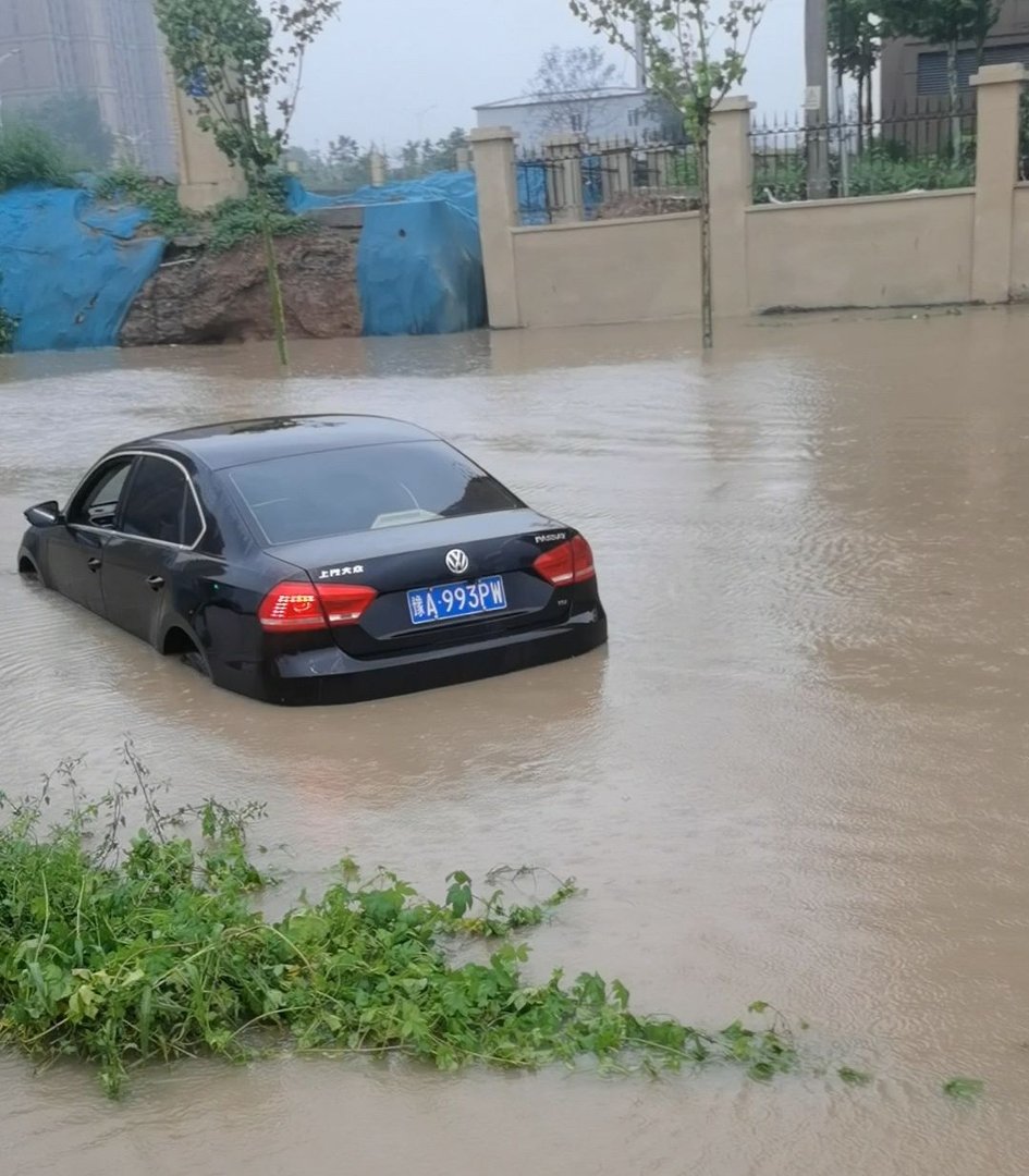 地铁乘客被困、群众撤离、道路塌方，郑州这次暴雨到底有多大？