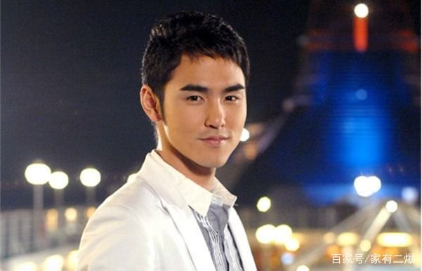 阮经天很多年前被雪藏,其背后真正的原因是什么?