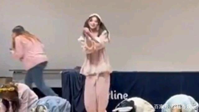 王怡人因学业将回国，她在国内的发展会如何？