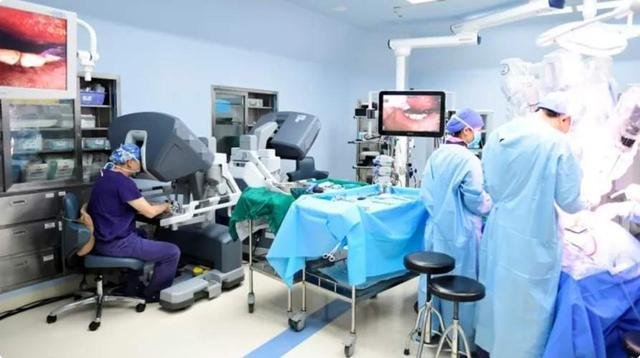 广州女子做核酸检测意外查出舌根癌，舌根癌该如何治疗？