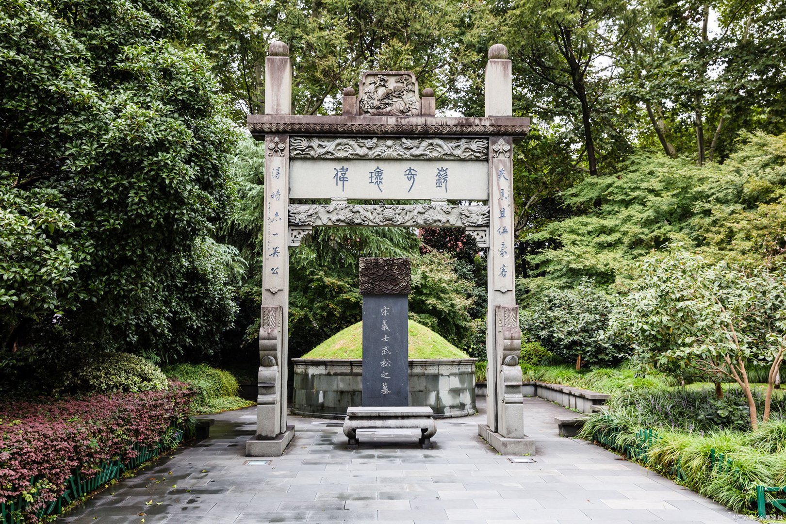 吴用智赚玉麒麟故事简介