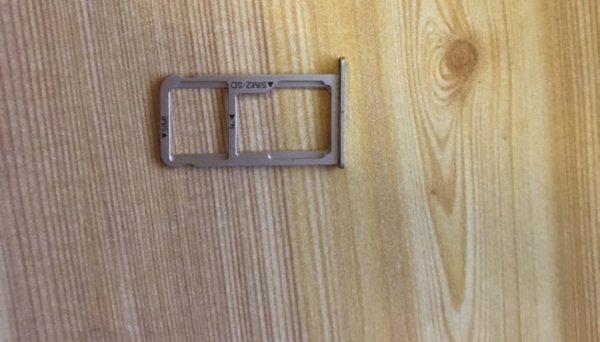 诺基亚X6如何插SIM卡