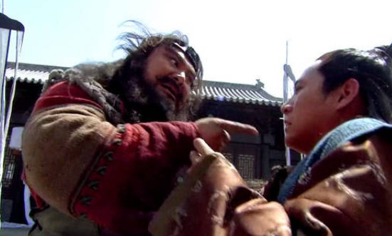 黑熊般一身粗肉，铁牛似遍体顽皮，交加一字赤黄眉有关的故事情节