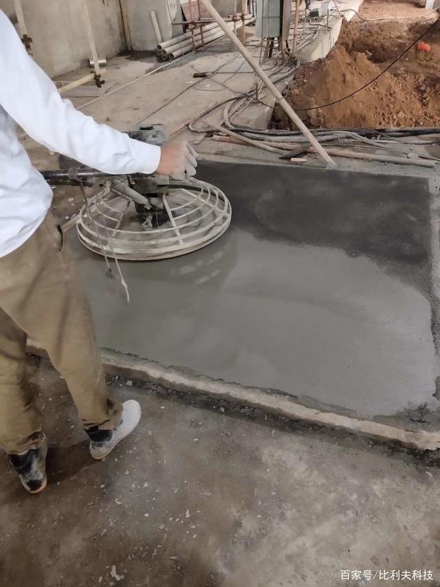 金刚砂耐磨地坪多少钱一平方?