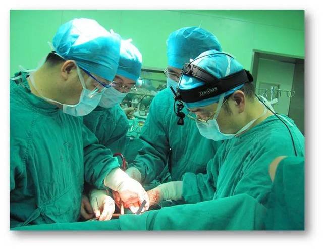 广州女子做核酸检测意外查出舌根癌，舌根癌该如何治疗？