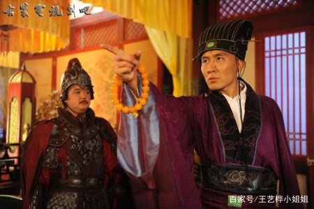 李静忠开始只是一个小太监，他最后是如何做到权倾朝野的？