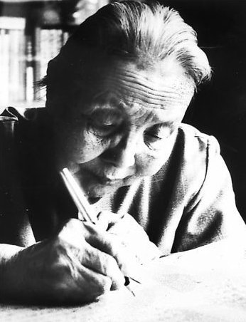 冰心《忆读书》原文是什么？