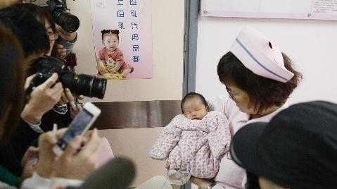 男婴出生就18岁是怎么回事？