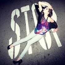 找些霸气的女生图片