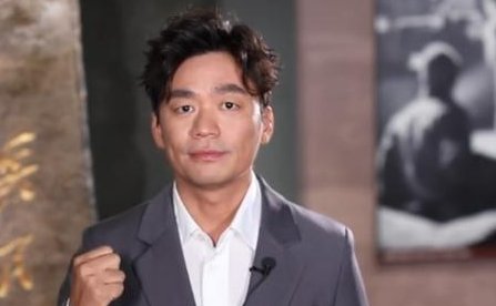 王宝强和冯清究竟是什么关系？