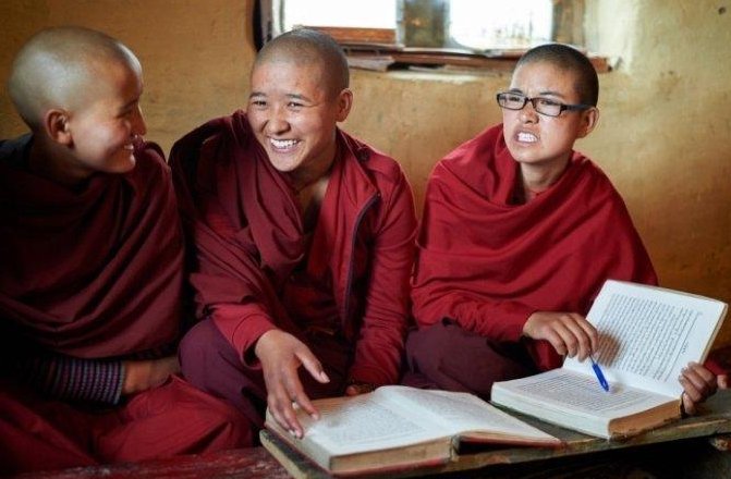 比丘跟比丘尼分别是什么？两者间有什么关系？