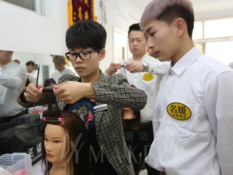 目前30岁了 学什么技术好？