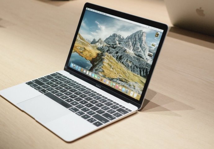 在线看视频不卡很流畅，一播放本地视频就卡的要命，求高人指点。。