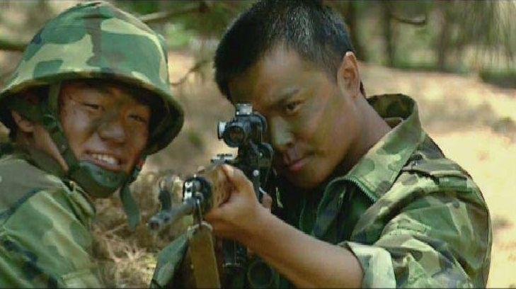 《士兵突击》主演人员聚餐,豪车不断,他们心态发生了变化吗?