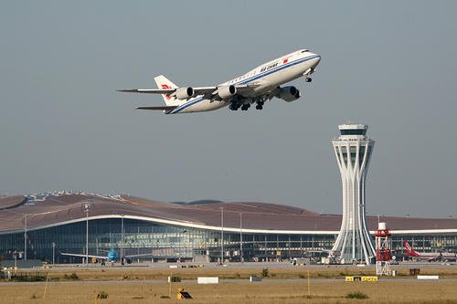 杭州机场取消90%以上航班,航空公司为何做出这样的决定?