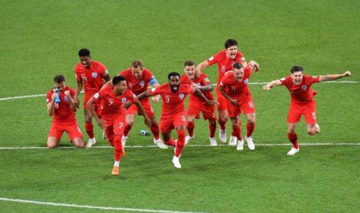 有一点不懂，为什么英格兰叫快乐足球