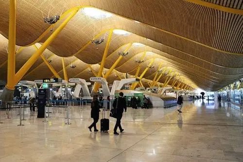 杭州机场取消90%以上航班,航空公司为何做出这样的决定?