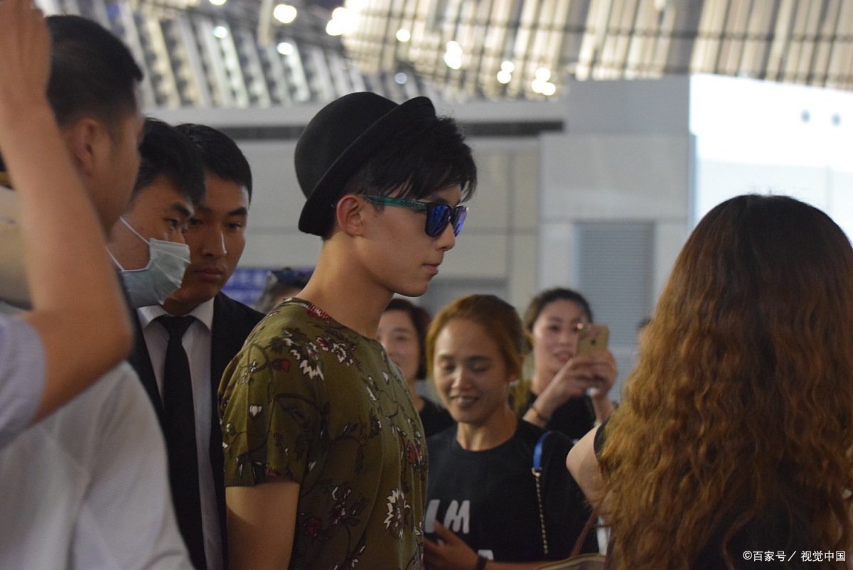 你们知道为什么吴磊非要接星汉灿烂吗?大家对此有什么想说的呢?