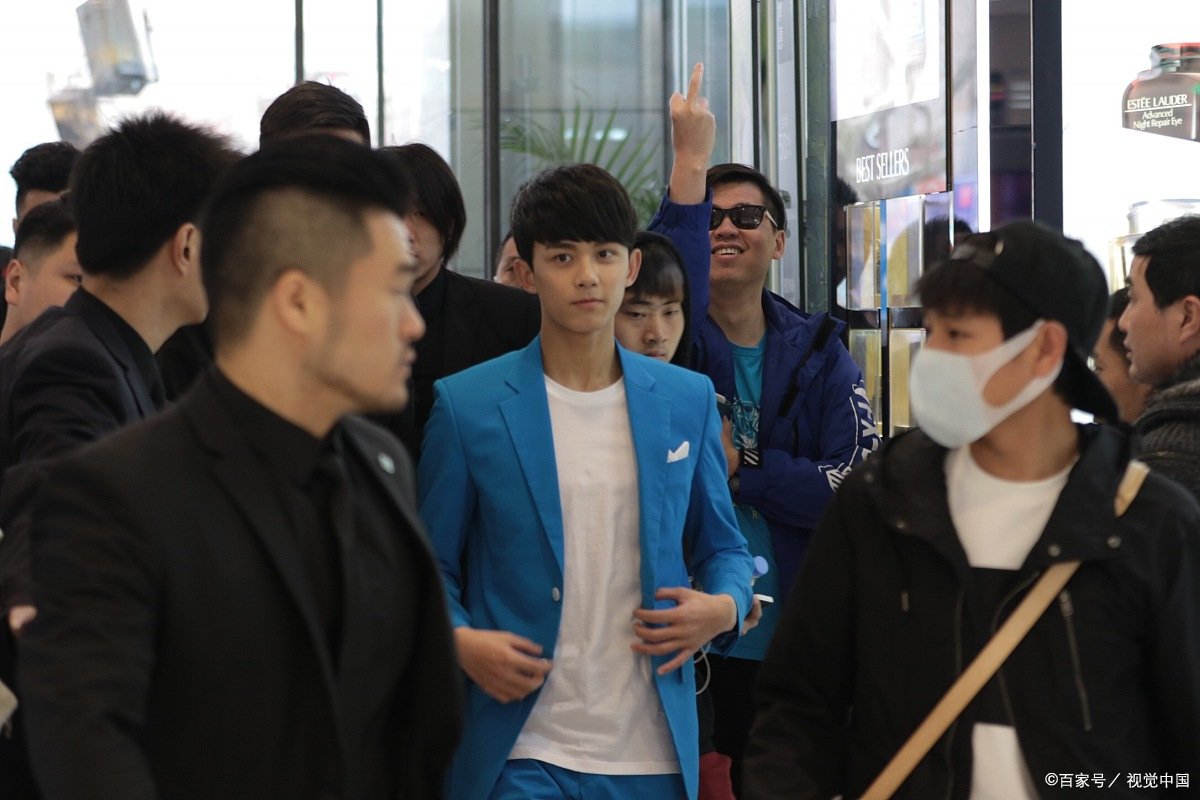 你们知道为什么吴磊非要接星汉灿烂吗?大家对此有什么想说的呢?