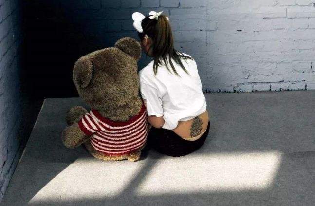 国内首个盲人自杀热线接线员：学生占比最大，这反映出什么问题？