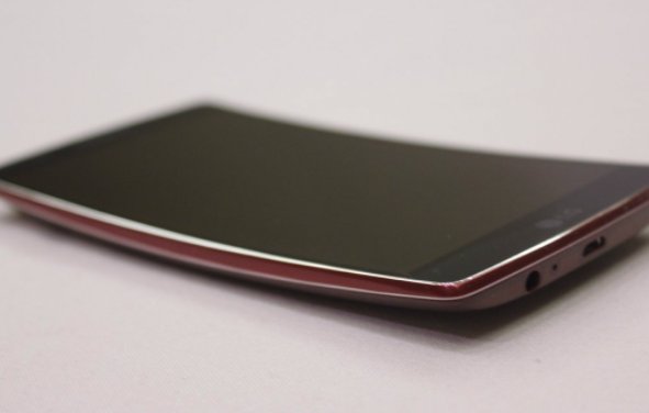 苹果手机弯了，还能用吗？