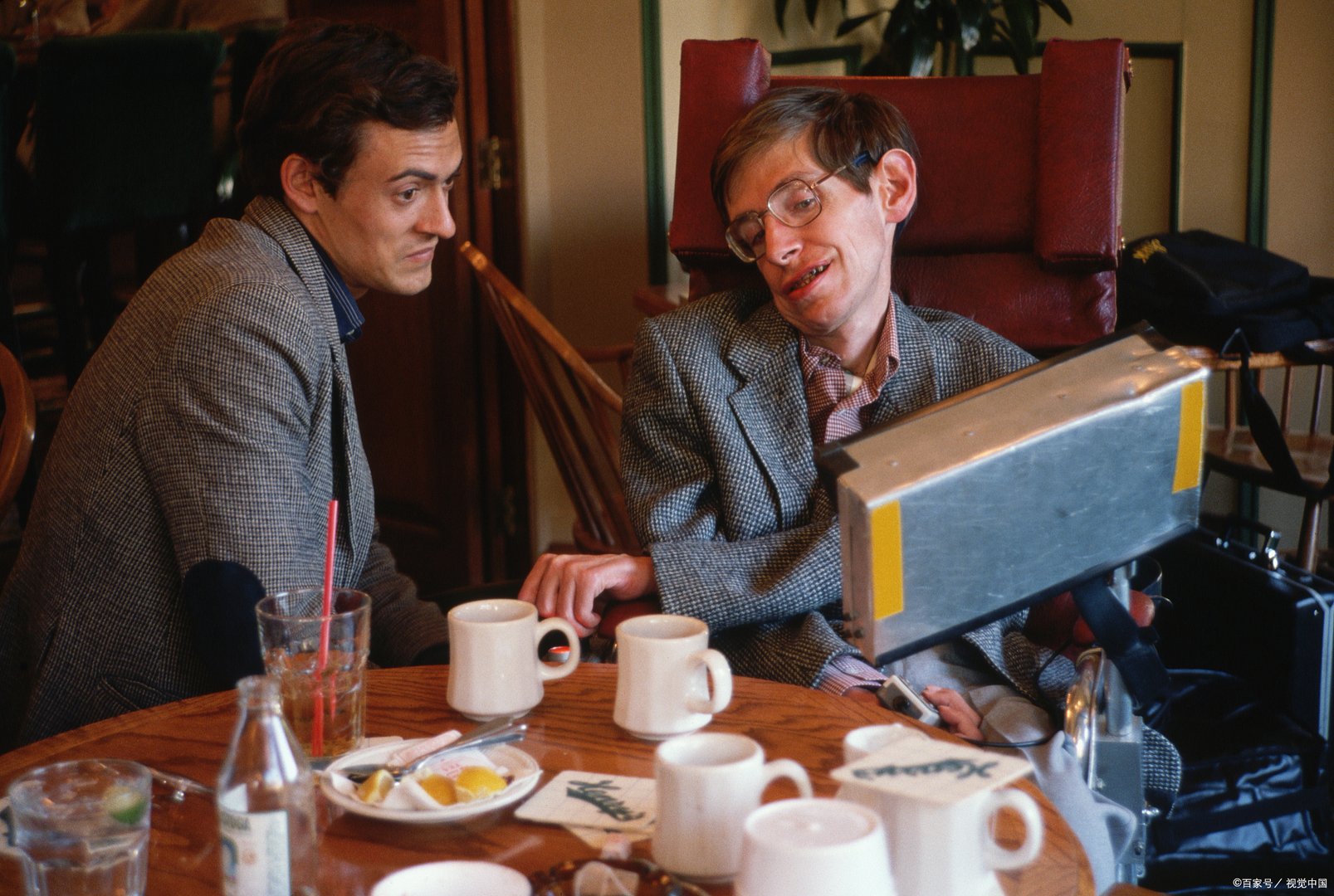 霍金是现代非常伟大的一名物理学家，霍金为什么反对找外星人呢？