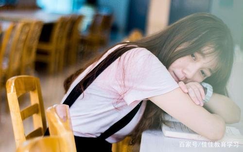 恋爱都谈不好，伤痕累累，满心失望的人是什么样子的？