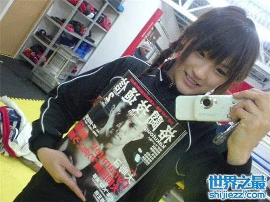 久保田玲奈长相可爱是个小萝莉，多次失败后宣布退役 