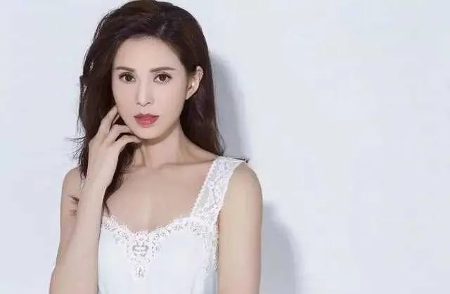 李若彤发文挺杨丽萍，你对不结婚的艺人怎么看？