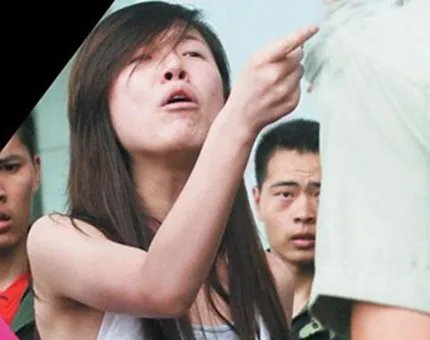 超女唐笑被打隐情深    面对媒体示弱博同情