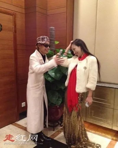 和干露露结婚的人究竟是什么人 和邓建国是在炒作