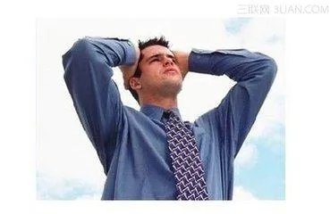 男子发泄苦闷烧车合理嘛？