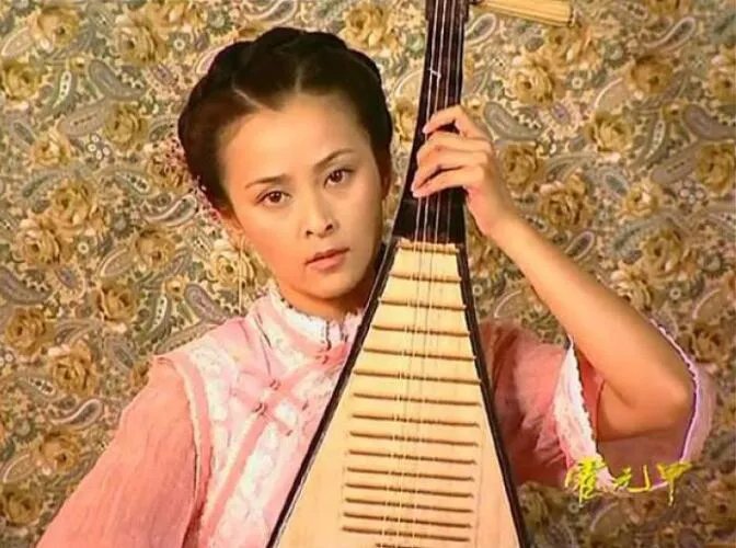 何音年轻时真漂亮照片 她最新的照片来了