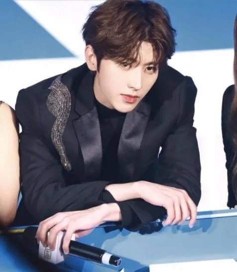 Lisa蔡徐坤cp感上热搜了 网友竟这样回应了