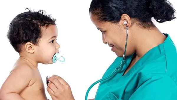 婴儿为何老吐奶?