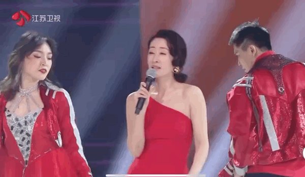 江苏卫视晚会观众都是假人 原来刘敏涛表情失控是因为这个啊！