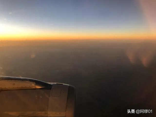 五一机票价格比去年跌三成,疫情当下我们还能出去旅游吗?