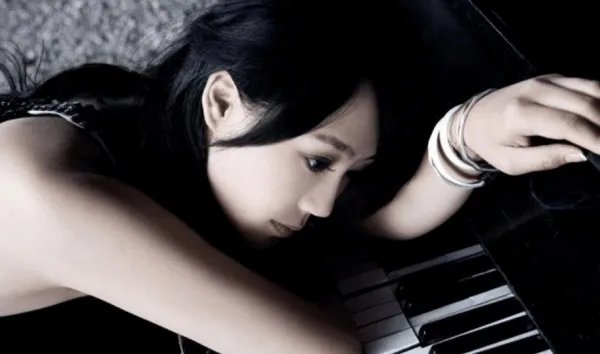 “父女恋”维持了4年，王筝老公出轨女方是高材生？