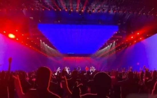 江苏卫视晚会观众都是假人 原来刘敏涛表情失控是因为这个啊！